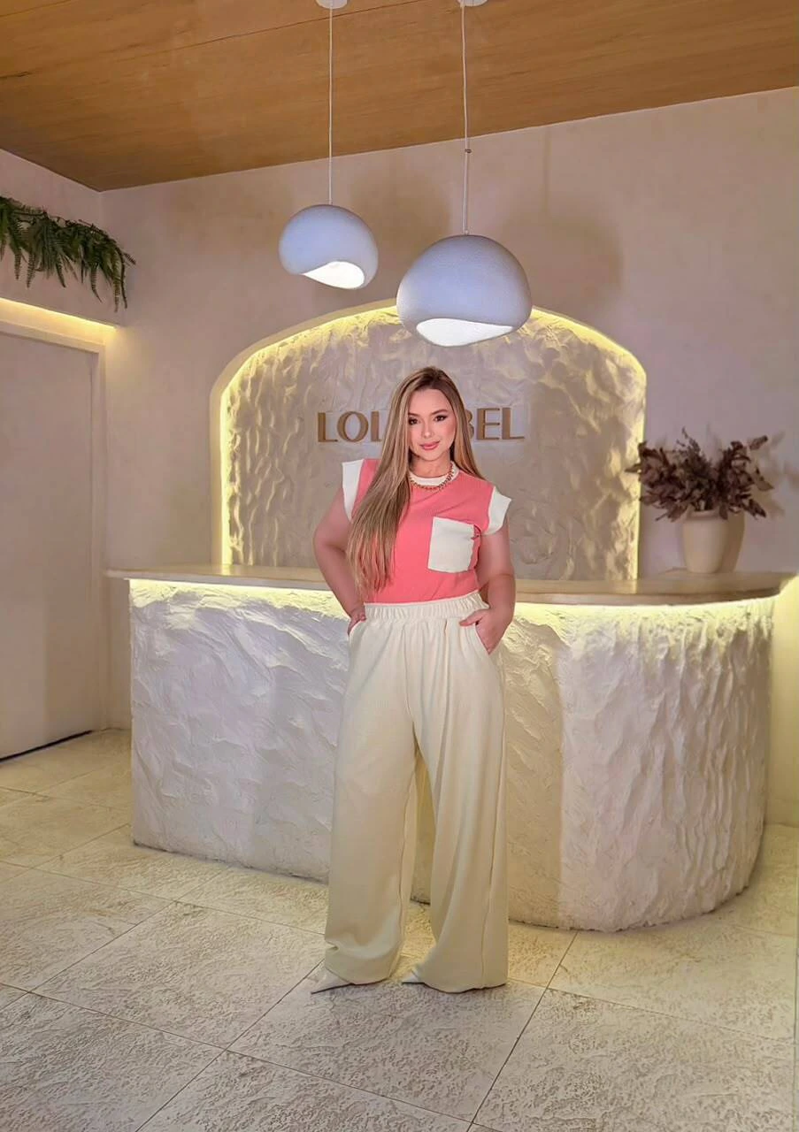 Conjunto Blusa com Bolso Frontal e Calça