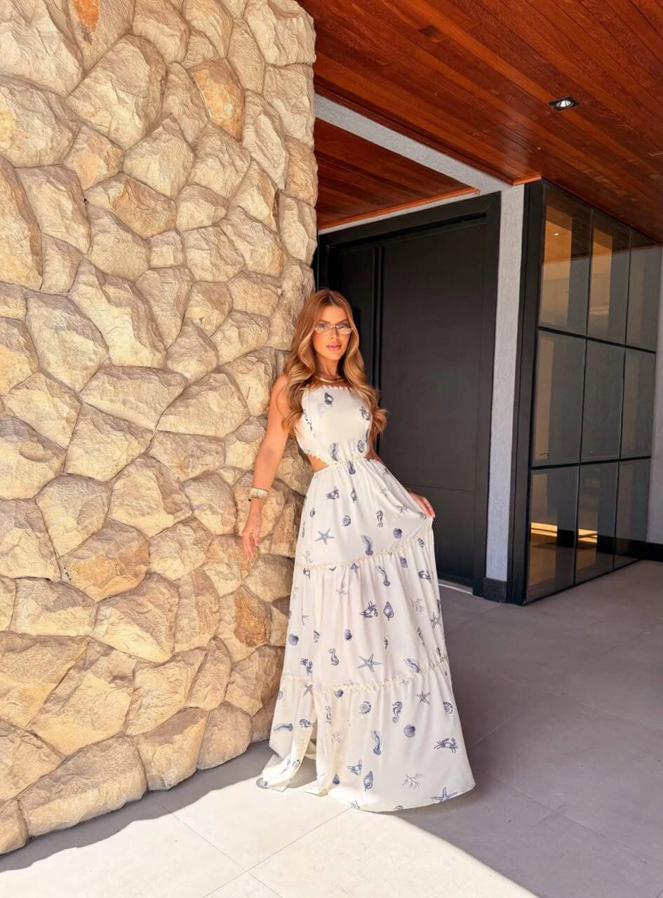 Vestido Longo de Alças Reguláveis e Recortes