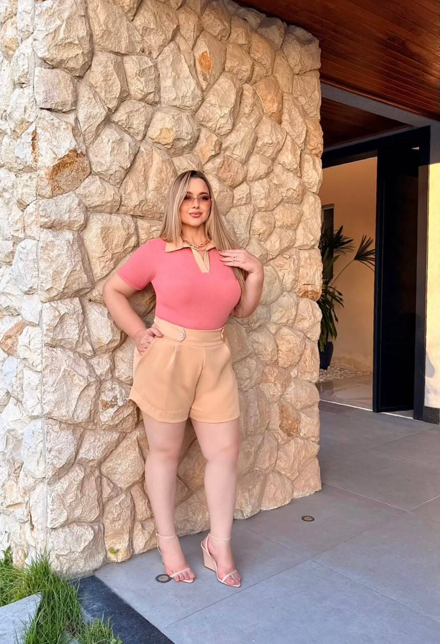 Conjunto Blusa com Gola e Short com Botões